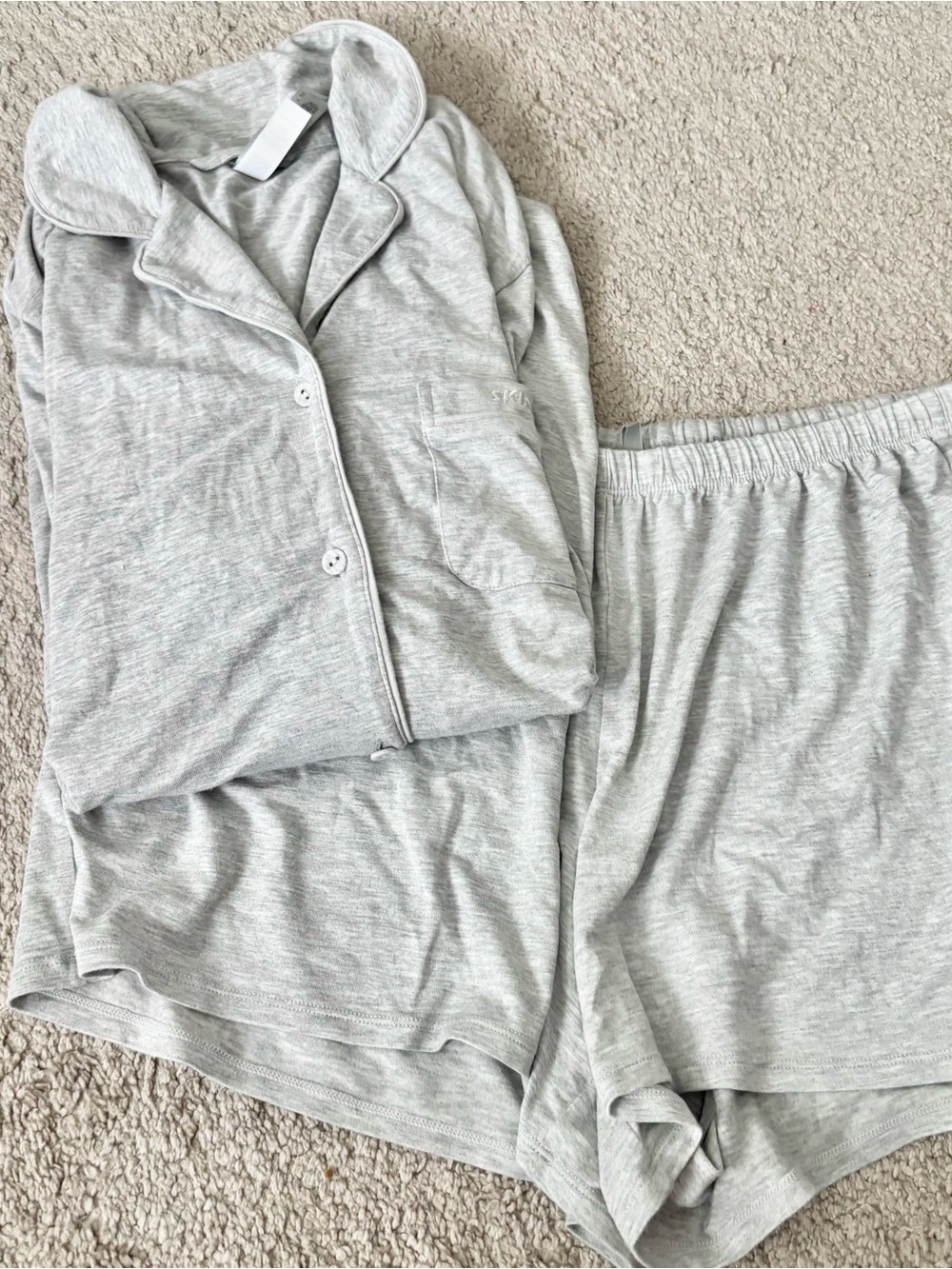 SKIMS Grey Short Sleeve / Shorts Pajama Set.M